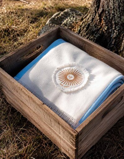ULTIMA Bufanda Bordada Grande Sol de Mayo — Kit completo Edición Mundial 2026